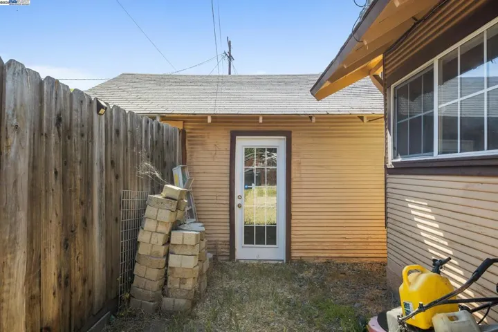 423 High St, Modesto, California 95354