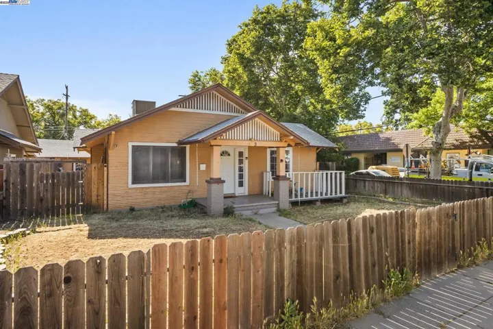 423 High St, Modesto, California 95354