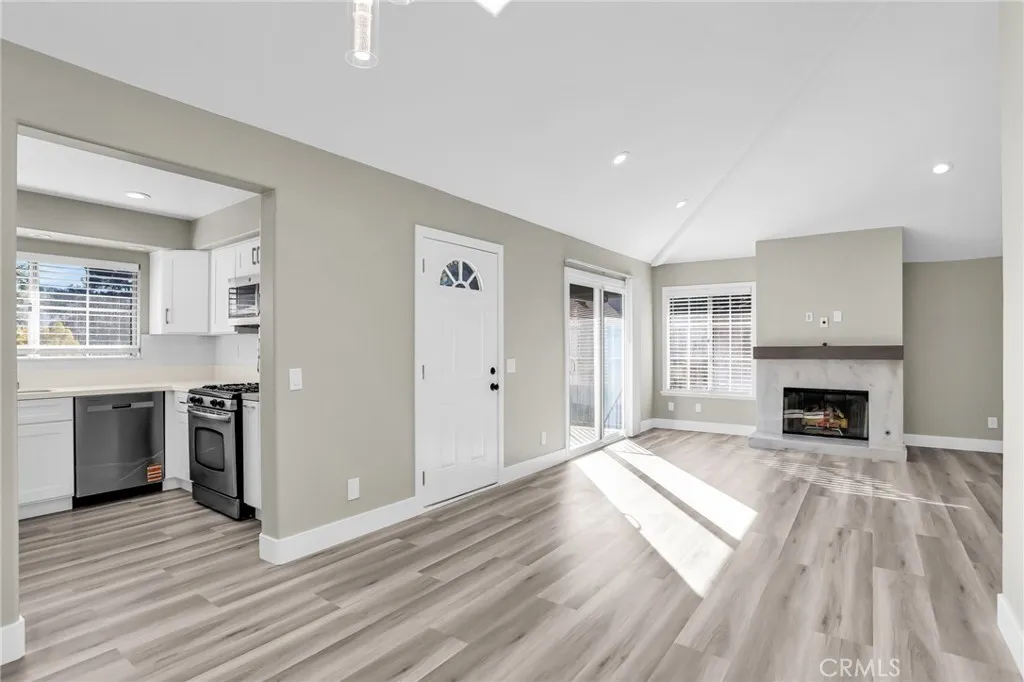 8039 E Snapdragon Lane, Anaheim, California 92808 home-pic-13
