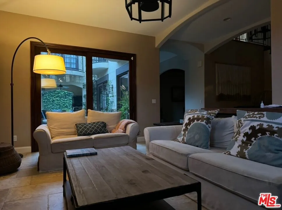 6483 W 81st Street, Los Angeles, California 90045 home-pic-2