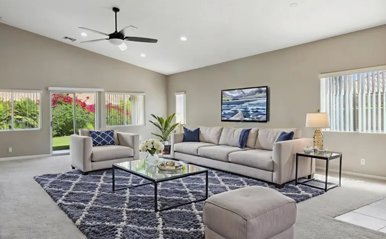 6-(1) - Living Room -_
