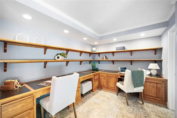  Office space with plenty flexibility