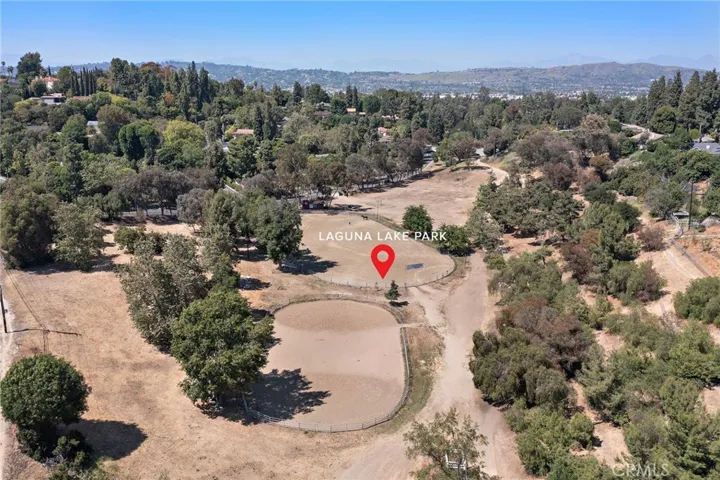 Fullerton Equestrian Center, located at Laguna Lake Park, connects to over 26 miles of scenic recreational trails, linking city parks and offering countless hours of enjoyable riding.