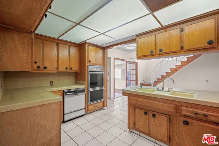 2101 N Almadale Avenue, Los Angeles, California 90032