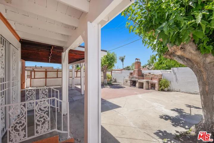2101 N Almadale Avenue, Los Angeles, California 90032