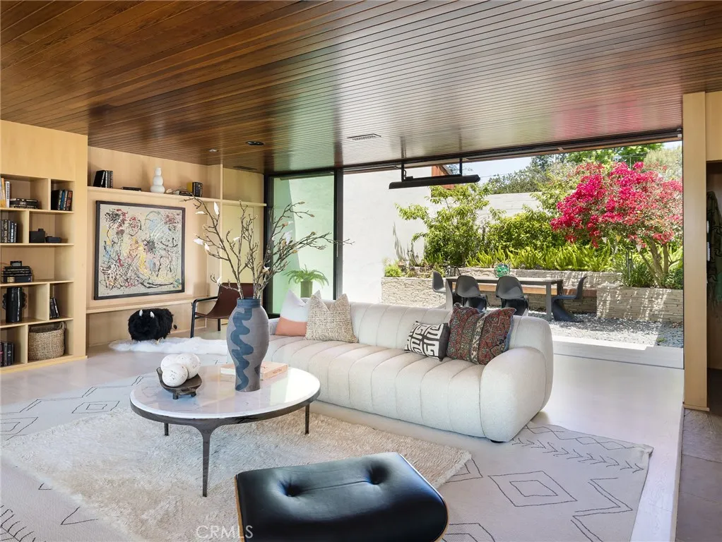 7 Cinchring Road, Rolling Hills, California 90274 home-pic-10