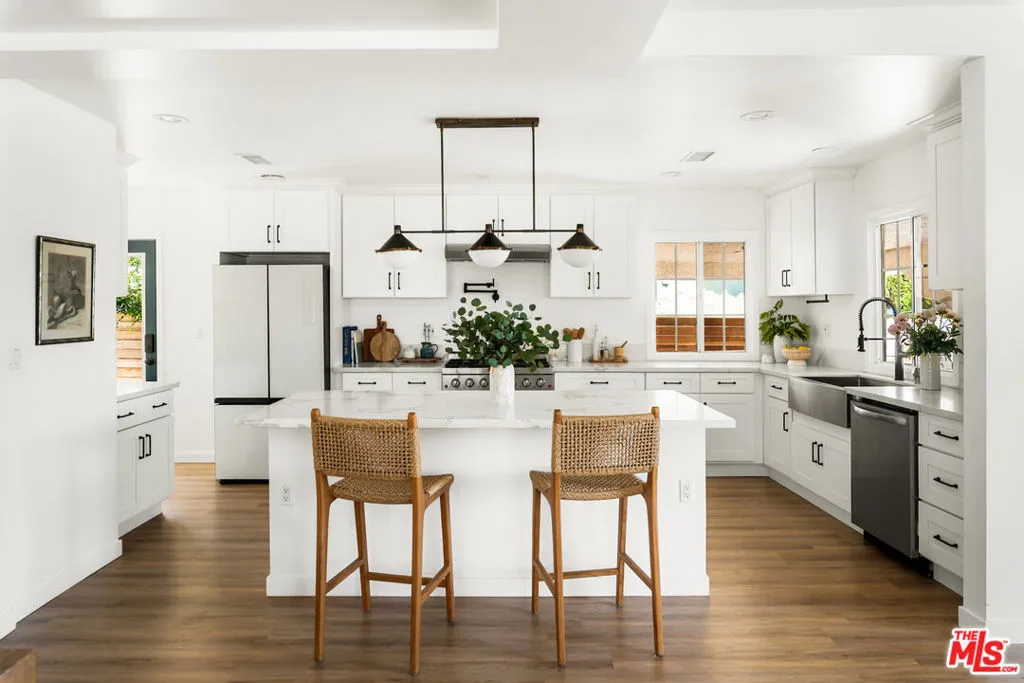 3627 W 64th Street, Los Angeles, California 90043 home-pic-10