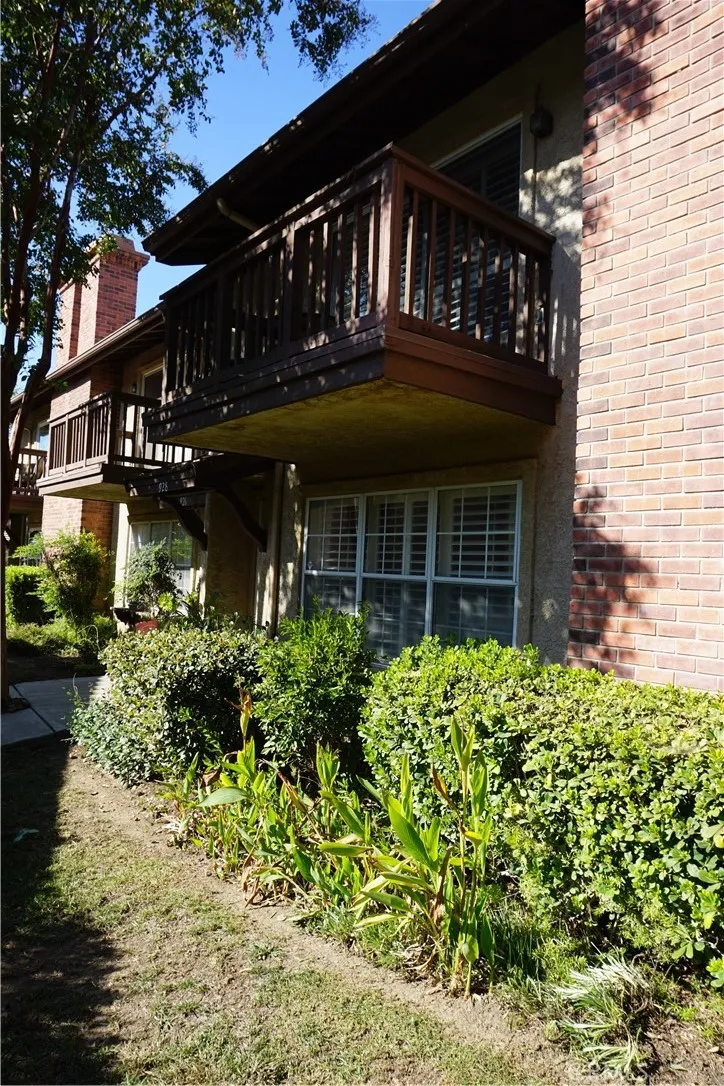 928 S Glendora Avenue, Glendora, California 91740 home-pic-37