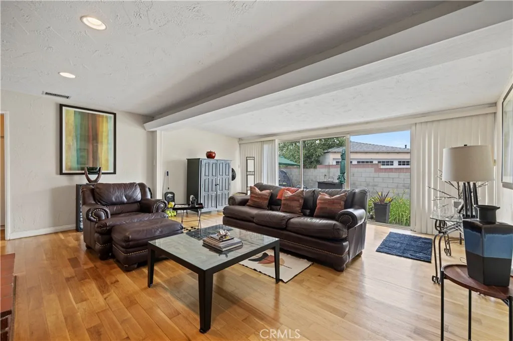 9804 Haas Avenue, Los Angeles, California 90047 home-pic-11