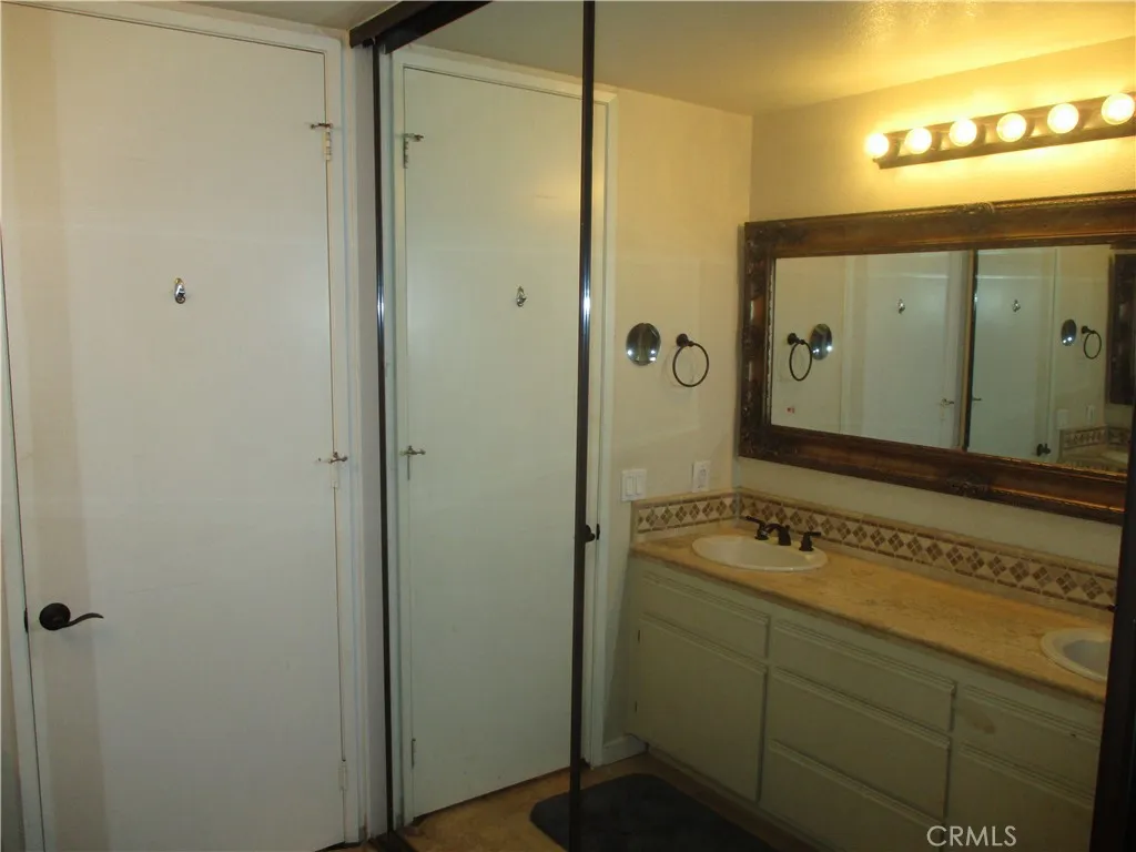 29161 Isleta Court, Cathedral City, California 92234 home-pic-12