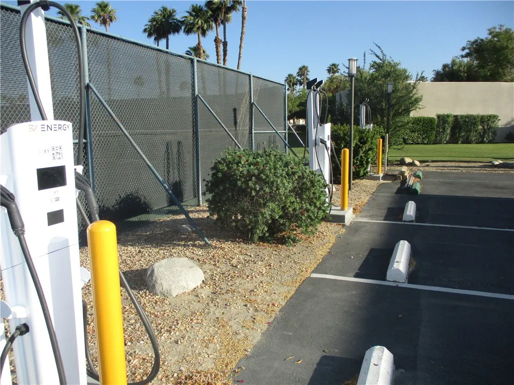 29161 Isleta Court, Cathedral City, California 92234 home-pic-34
