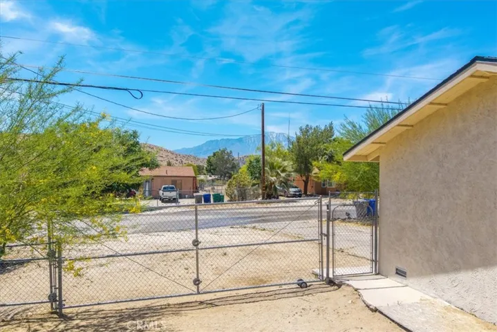 49466 Mojave Drive, Morongo Valley, California 92256