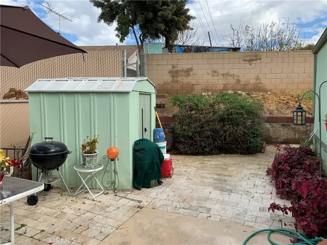 SIDE YARD