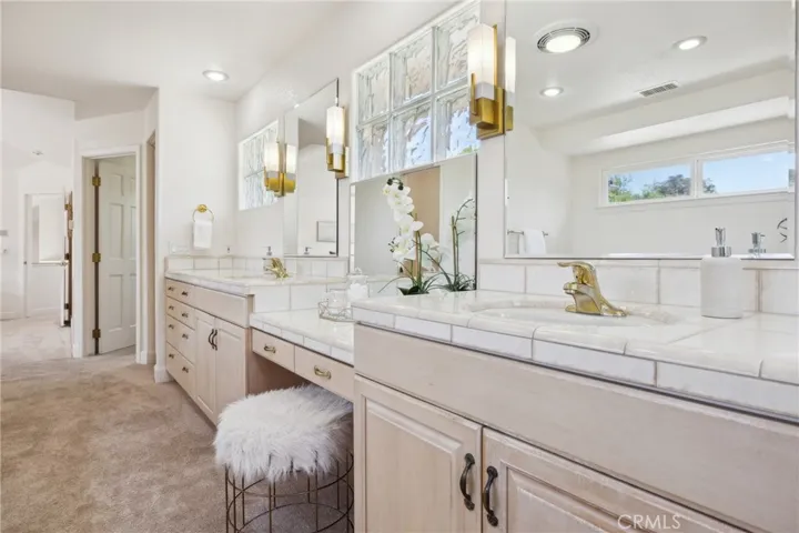 993 Las Palmas Way, San Luis Obispo, California 93401