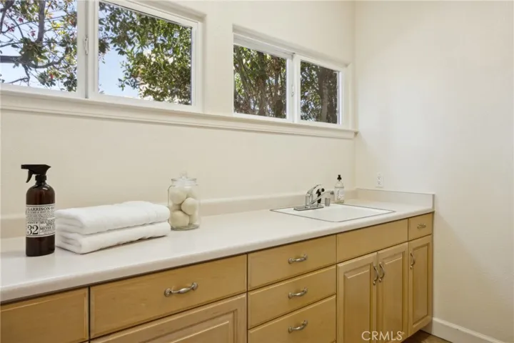 993 Las Palmas Way, San Luis Obispo, California 93401