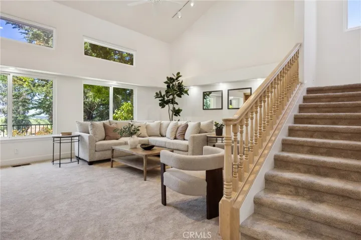 993 Las Palmas Way, San Luis Obispo, California 93401