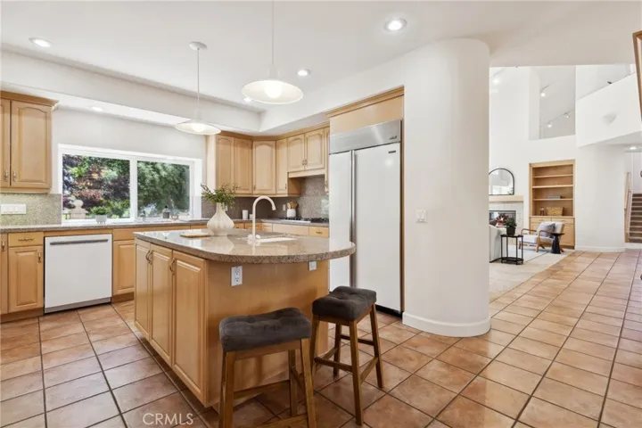 993 Las Palmas Way, San Luis Obispo, California 93401
