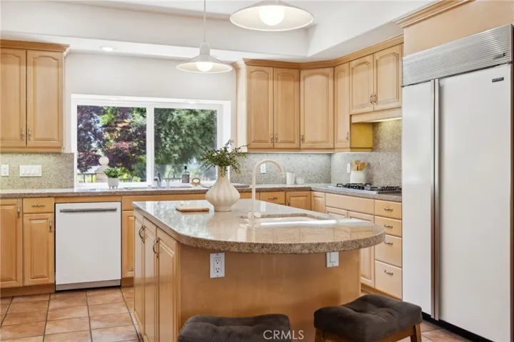 993 Las Palmas Way, San Luis Obispo, California 93401