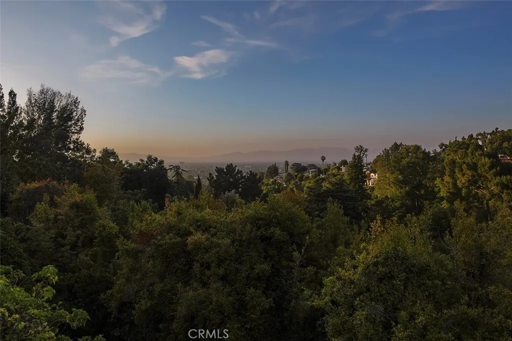 3700 Koster Avenue, Sherman Oaks, California 91423 home-pic-25