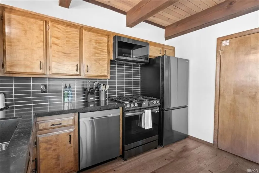 1635 Cascade Road, Big Bear, California 92314 home-pic-9