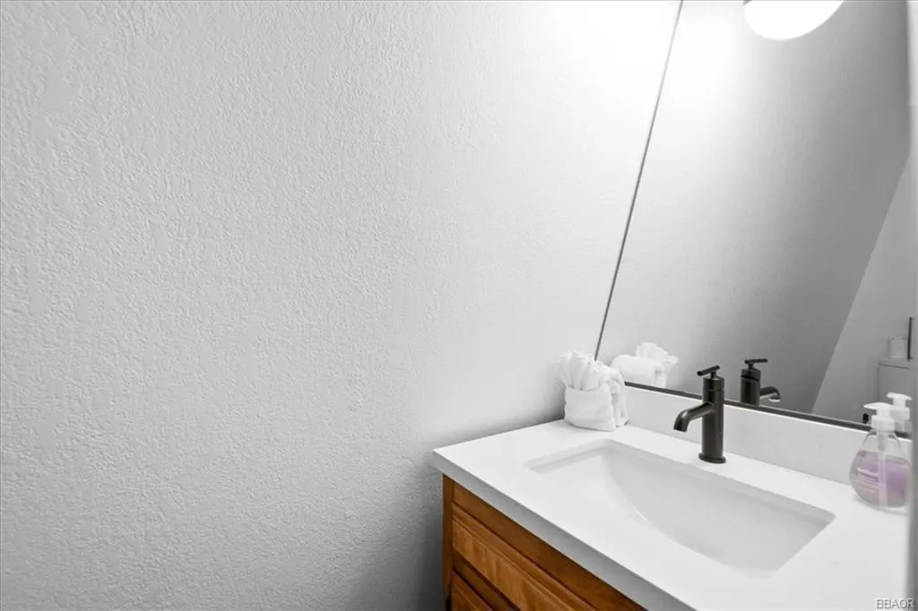 1635 Cascade Road, Big Bear, California 92314 home-pic-15