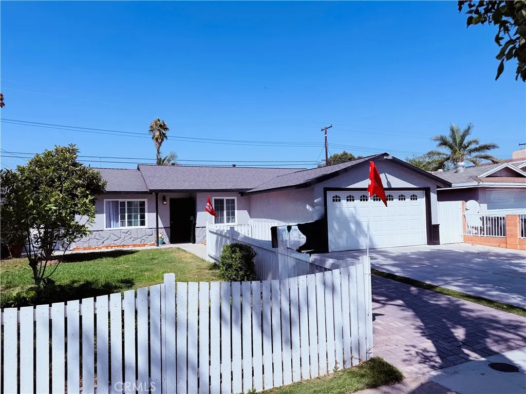 2309 W Anahurst Place, Santa Ana, California 92704 home-pic-2