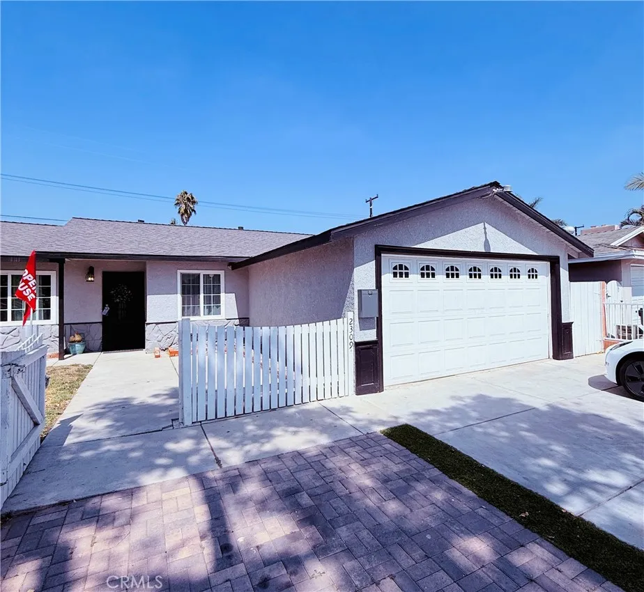 2309 W Anahurst Place, Santa Ana, California 92704 home-pic-1