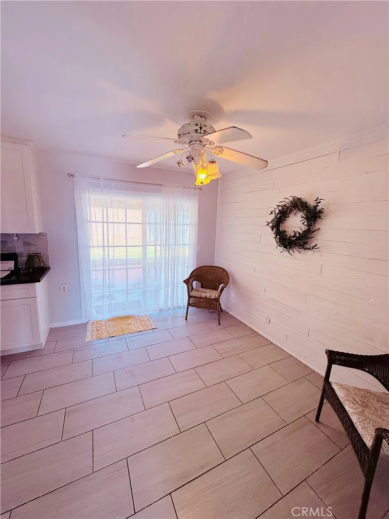 2309 W Anahurst Place, Santa Ana, California 92704 home-pic-21