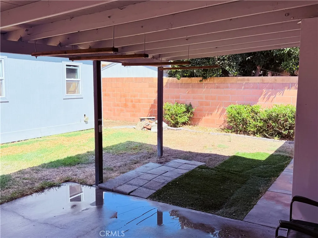 2309 W Anahurst Place, Santa Ana, California 92704 home-pic-24
