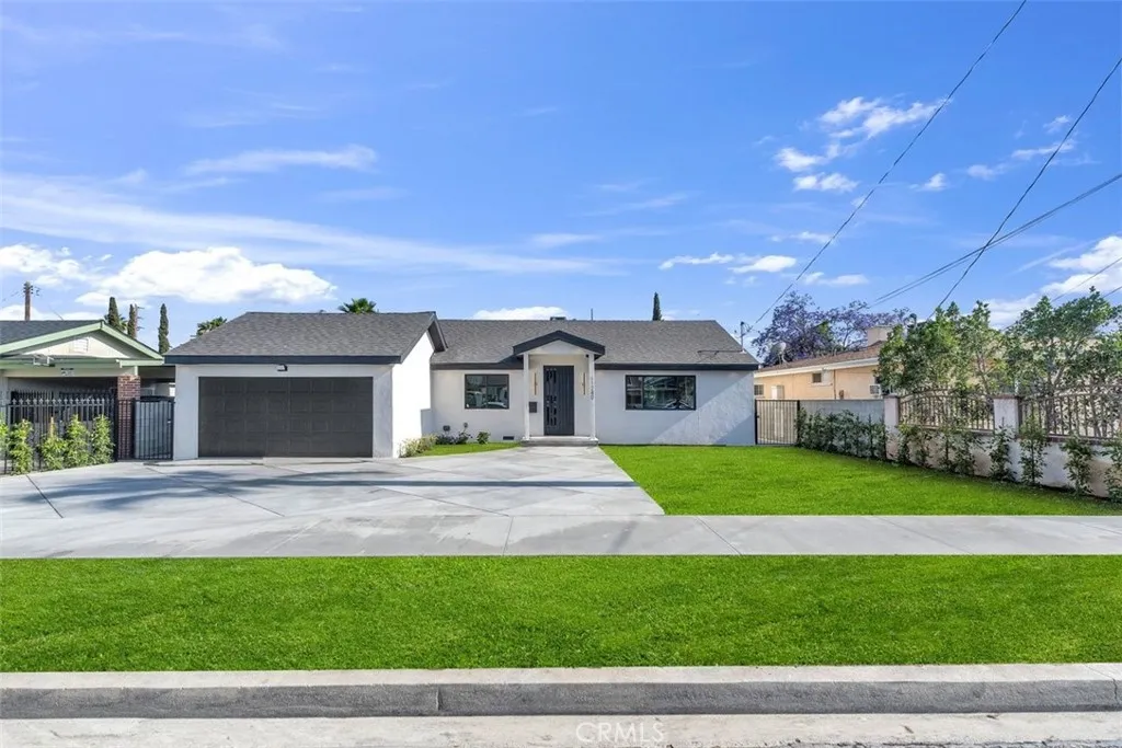 11240 Lull Street, Sun Valley, California 91352, 3 Bedrooms Bedrooms, ,3 BathroomsBathrooms,Residential,For Sale,Lull,BB25114834
