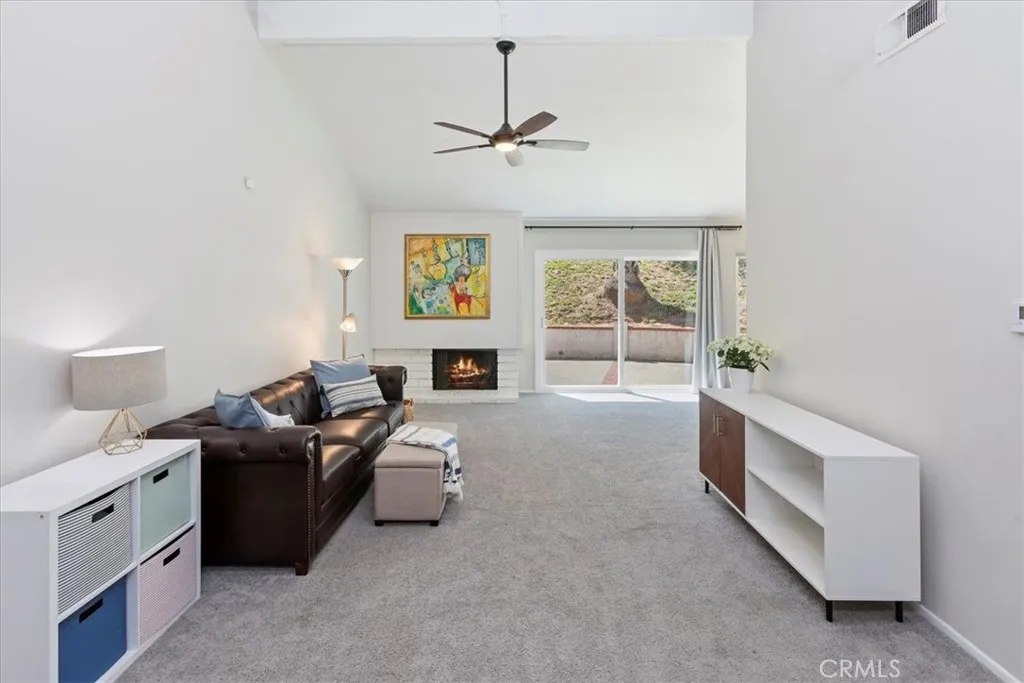 1326 Rosehill Drive, Riverside, California 92507 home-pic-2