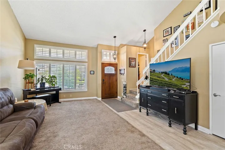 11395 Foxglove Lane, Corona, California 92878