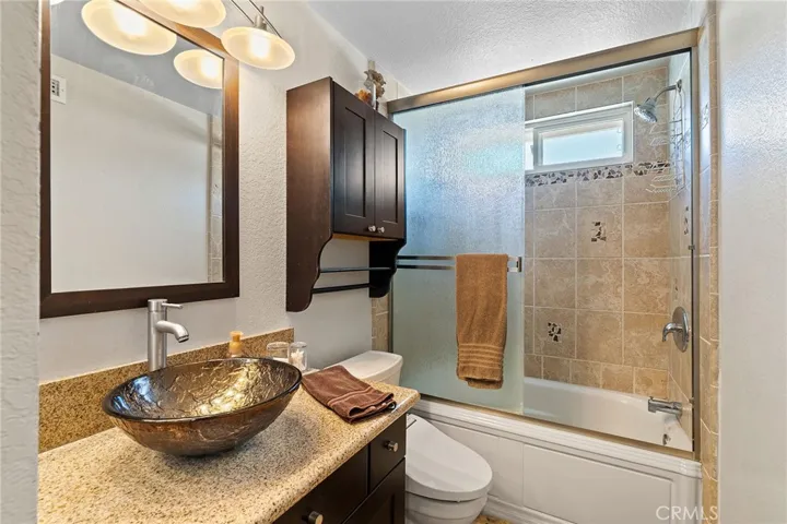 11395 Foxglove Lane, Corona, California 92878