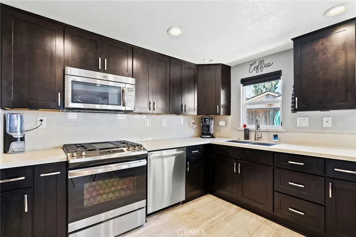 11395 Foxglove Lane, Corona, California 92878