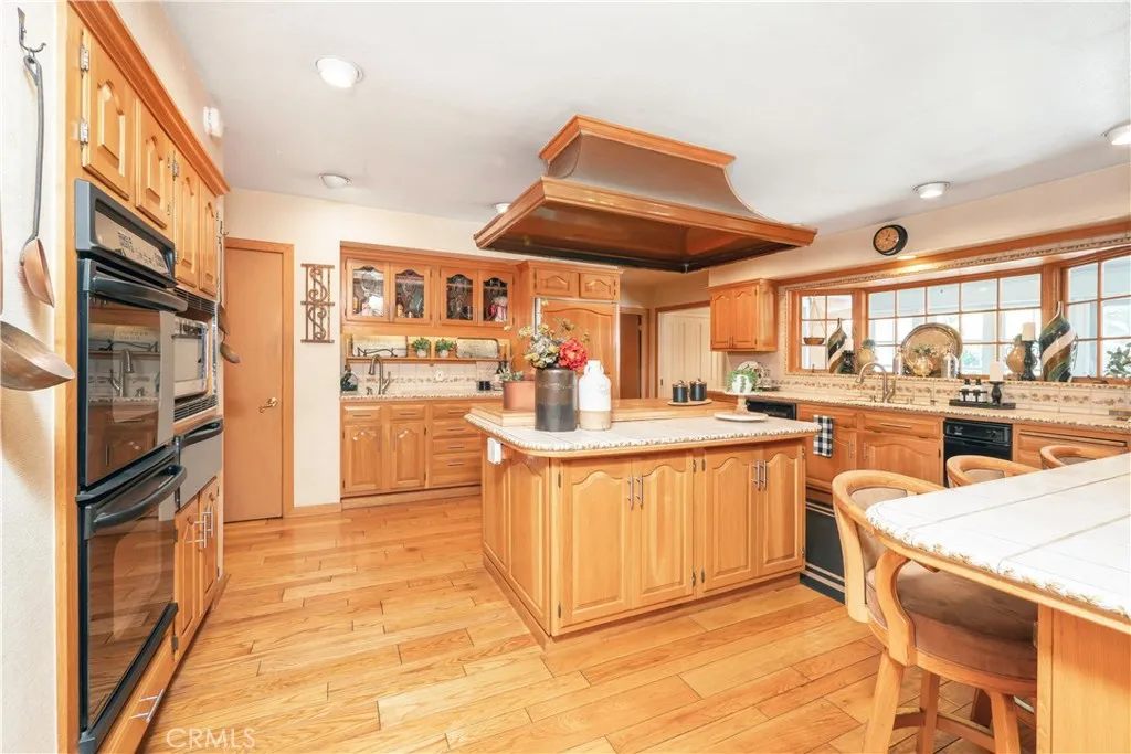3152 Parkside Drive, San Bernardino, California 92404 home-pic-20