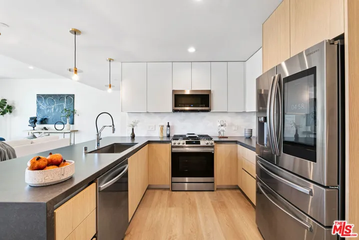 1001 N Fairfax Avenue Ph1, West Hollywood, California 90046