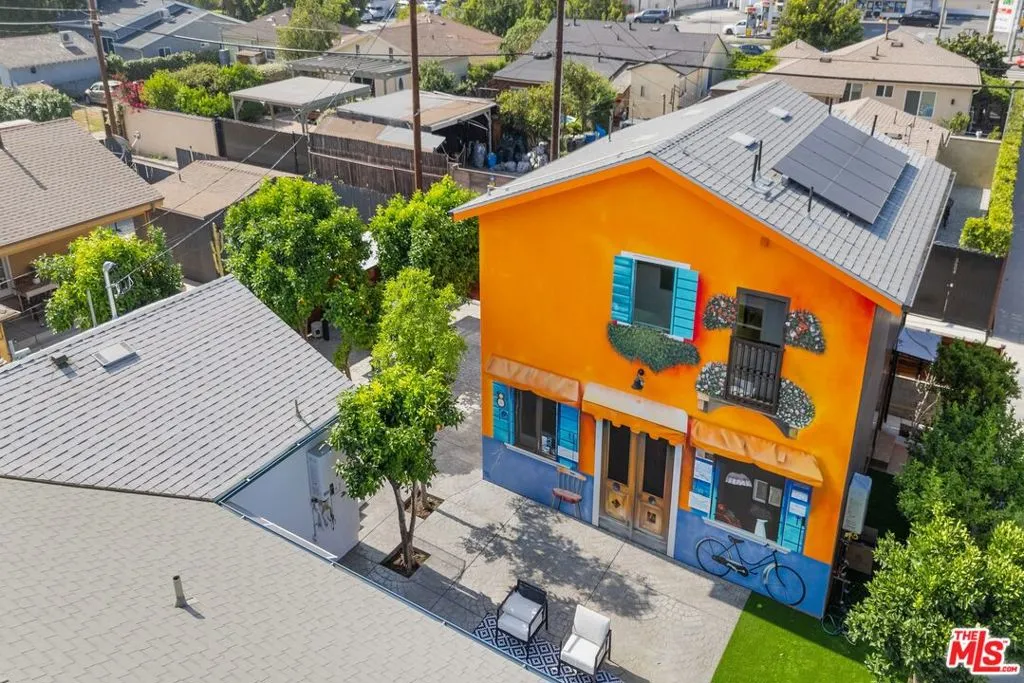 17660 Martha Street, Encino, California 91316 home-pic-1