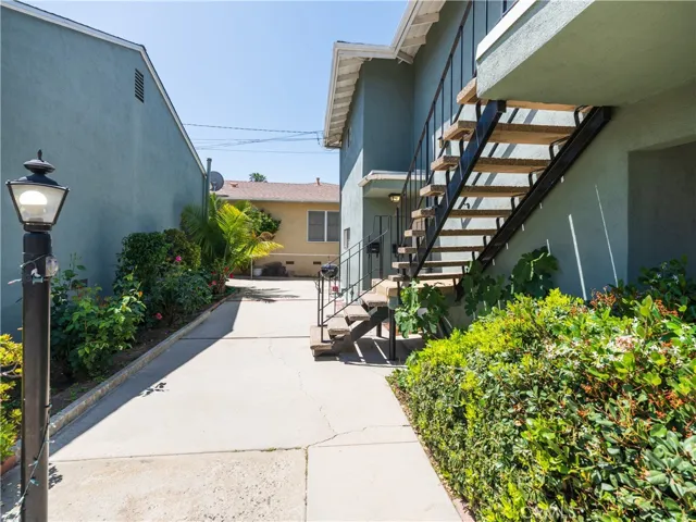 10427 Oro Vista Avenue, Sunland, California 91040