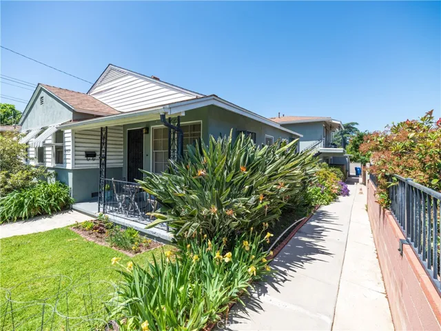 10427 Oro Vista Avenue, Sunland, California 91040