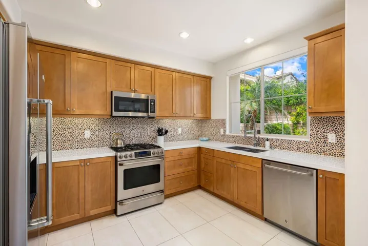 25-web-or-mls-HMGuzman_OPMG_0425_025