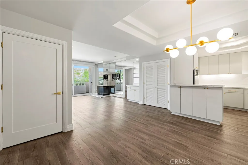 390 S Sepulveda Boulevard 105, Los Angeles, California 90049 home-pic-7