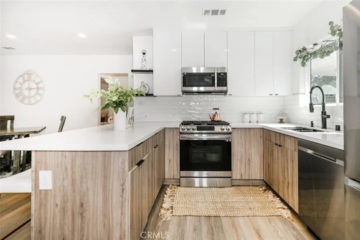 10654 Mcclemont Avenue, Tujunga, California 91042