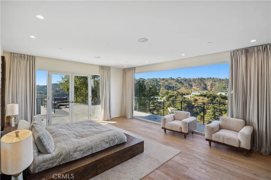 9716 Oak Pass Road, Beverly Hills, California 90210 home-pic-25