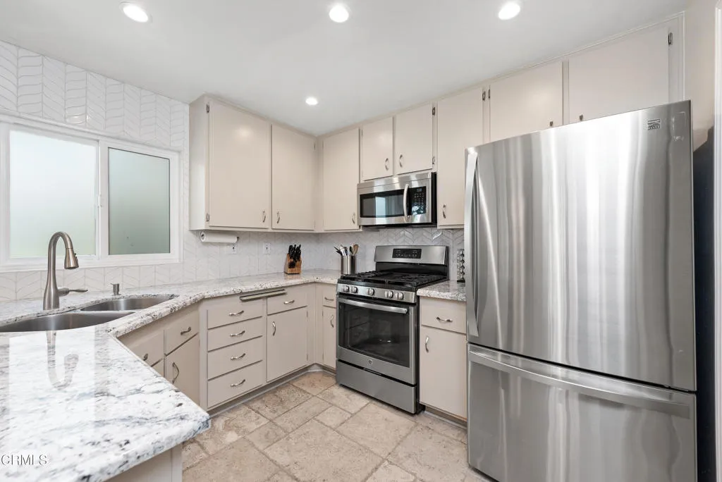 1225 Mission Verde Drive, Camarillo, California 93012 home-pic-7