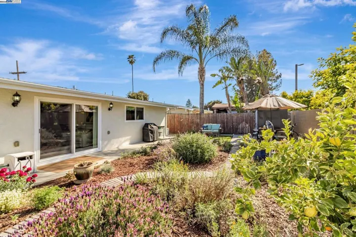 1061 Currant Way, Hayward, California 94545-2407