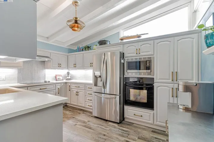 1061 Currant Way, Hayward, California 94545-2407