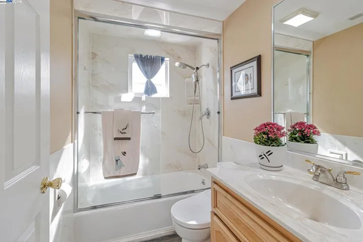1061 Currant Way, Hayward, California 94545-2407