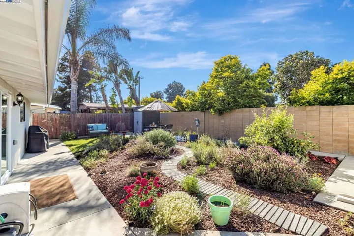 1061 Currant Way, Hayward, California 94545-2407