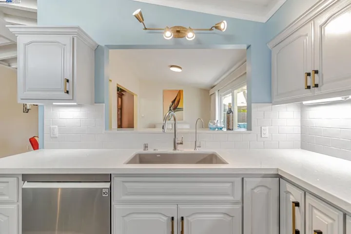 1061 Currant Way, Hayward, California 94545-2407