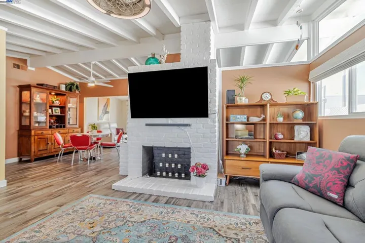 1061 Currant Way, Hayward, California 94545-2407